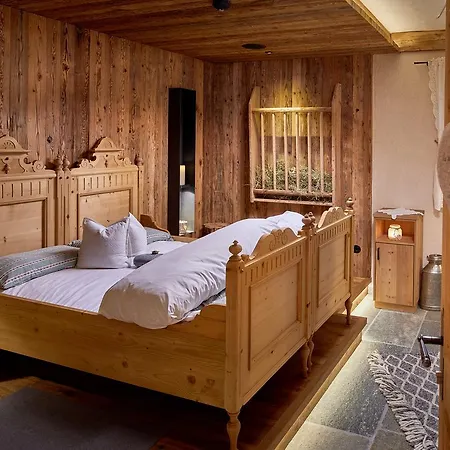 Gramai Alm Alpengenuss & فندق بيرتيساو