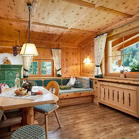 Gramai Alm Alpengenuss & Hotel 4*