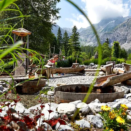 Gramai Alm Alpengenuss & Natur Spa Hotel 4*
