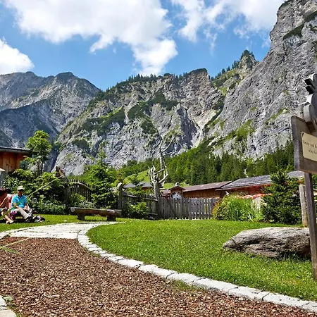 Gramai Alm Alpengenuss & Hotel 4*